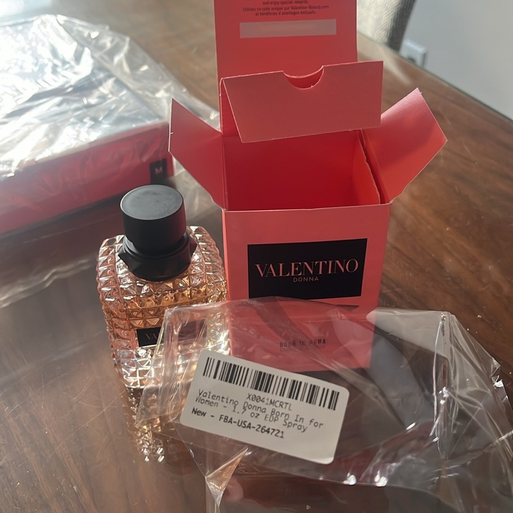 Valentino perfume - coral fantasy - born in Roma